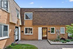 22 - 120 COUNTRY CLUB DRIVE Guelph (Victoria North), ON N1E 3K7