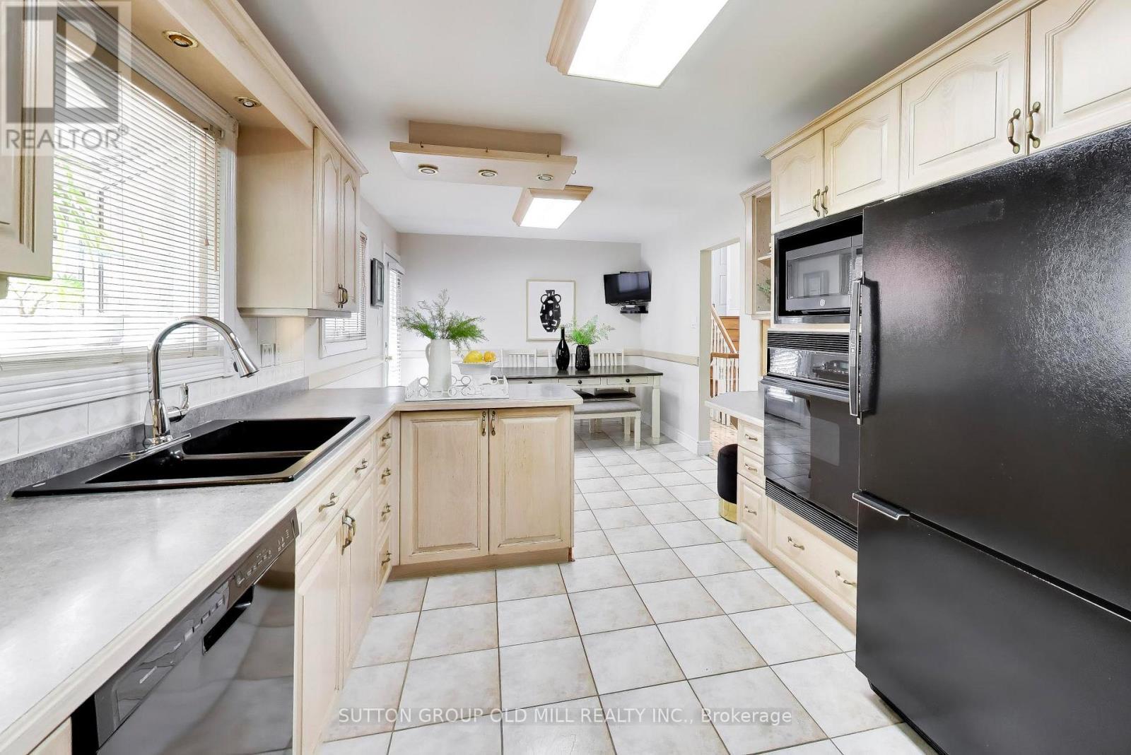 251 Chalfield Lane, Mississauga, ON