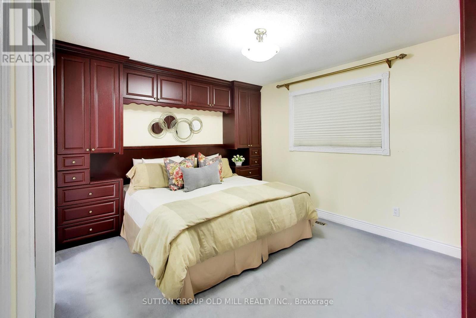 251 Chalfield Lane, Mississauga, ON