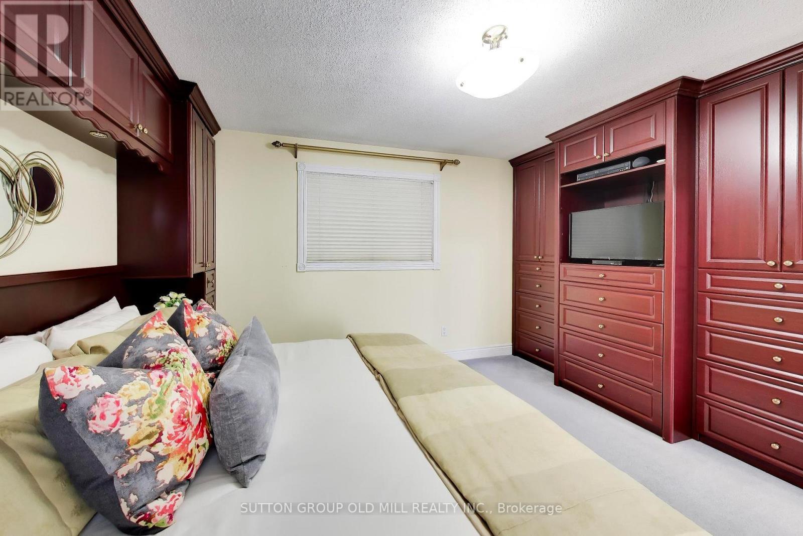 251 Chalfield Lane, Mississauga, ON