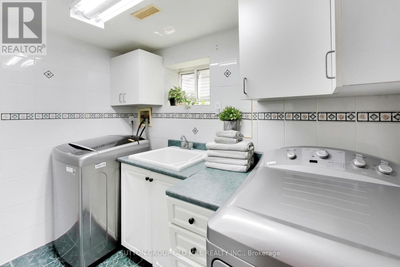 251 Chalfield Lane, Mississauga, ON