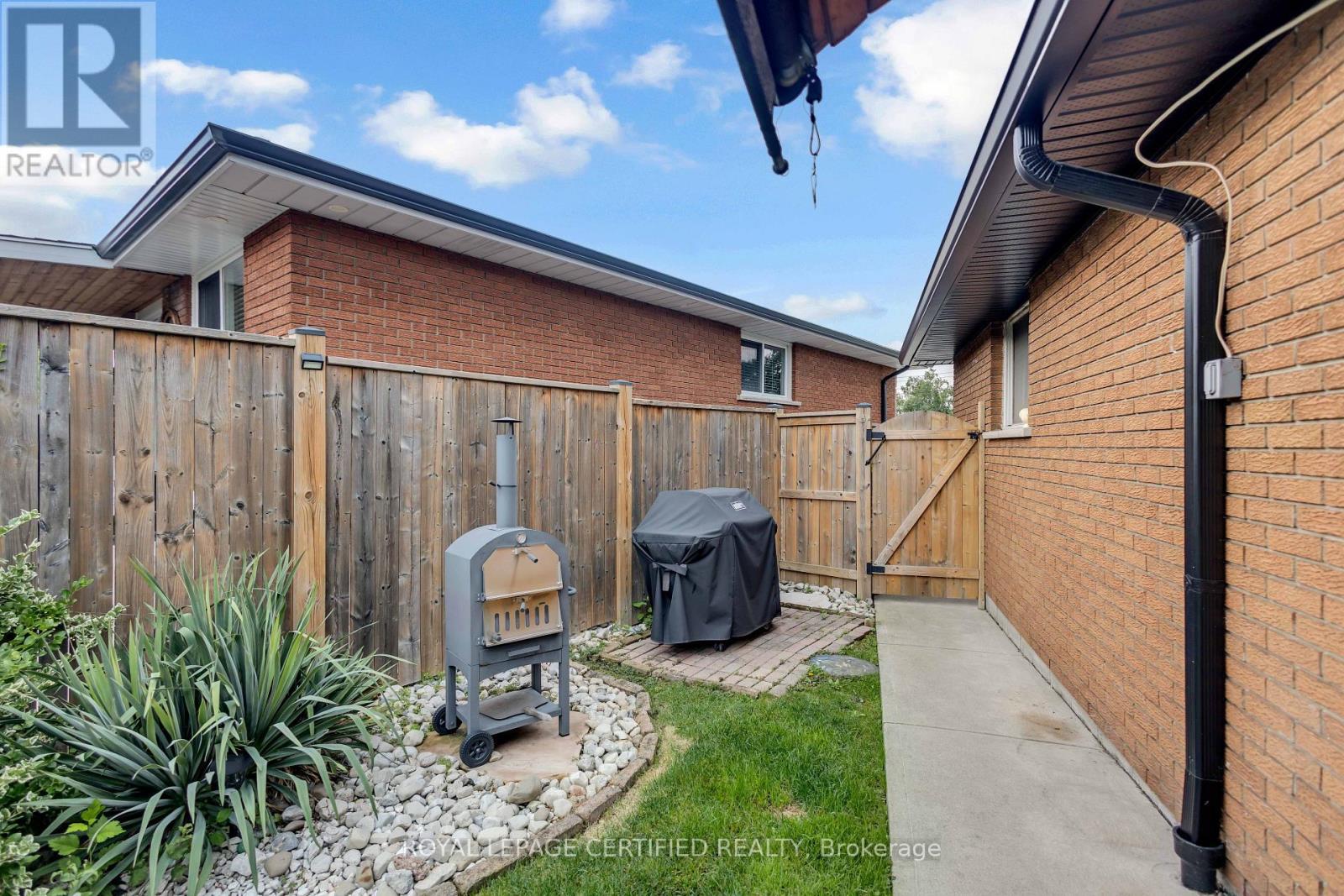 24 Northgate Drive, Hamilton, ON