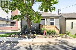 225 CHARLTON Avenue E  Hamilton, ON L8N 1Z2