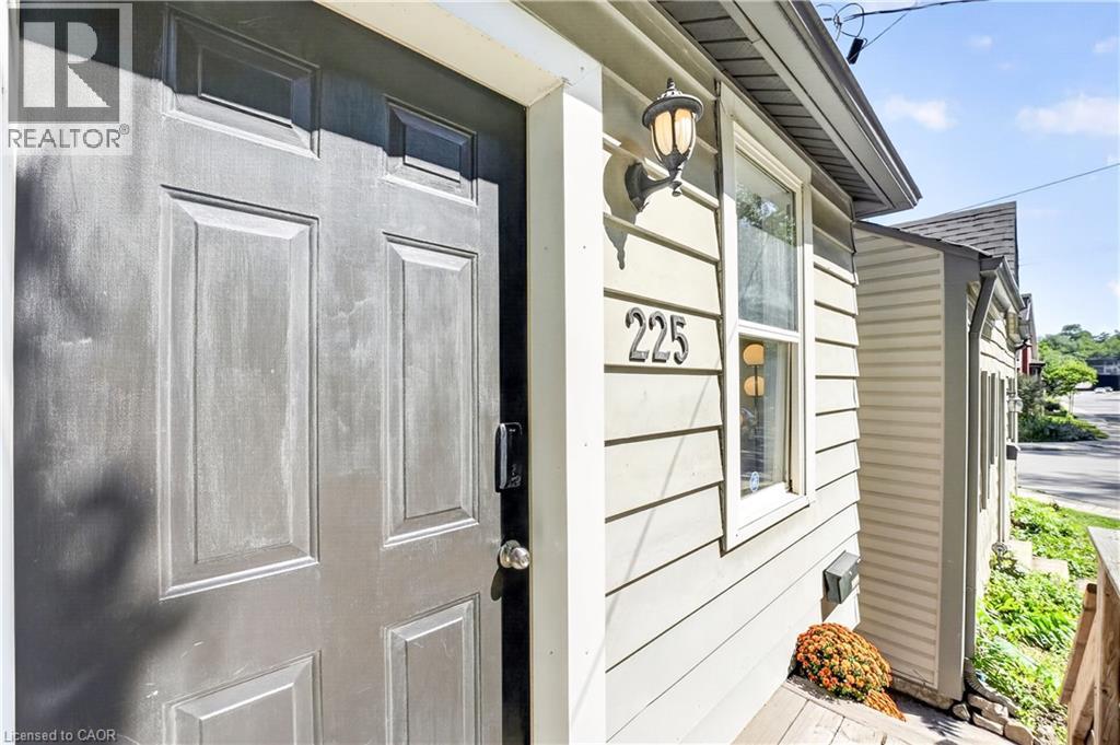 225 Charlton Avenue E, Hamilton, ON