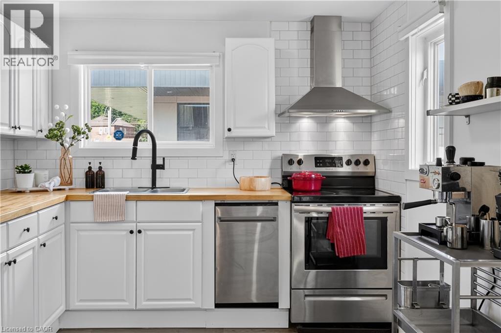 225 Charlton Avenue E, Hamilton, ON