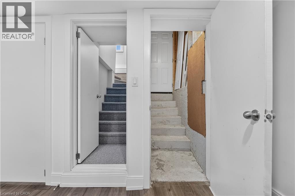 225 Charlton Avenue E, Hamilton, ON