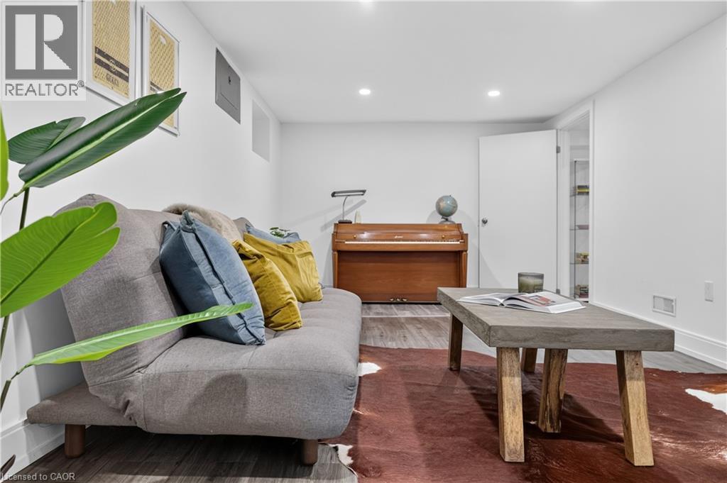 225 Charlton Avenue E, Hamilton, ON