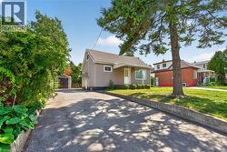 243 WEST 19TH Street Hamilton, ON L9C 4J3