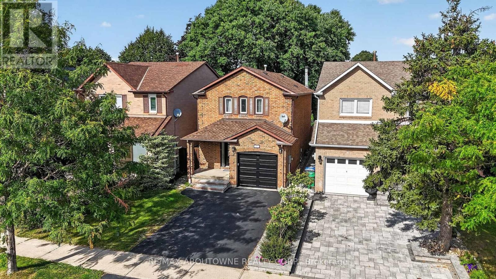 4353 Sawmill Valley Drive, Mississauga, ON