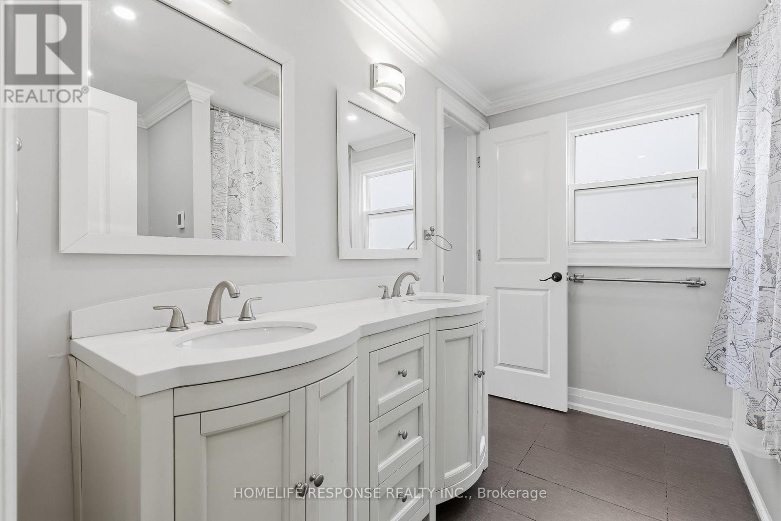 680 Sweetwater Place, Mississauga, ON