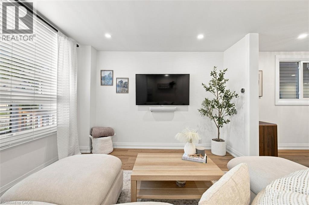 29 Newlands Avenue, Hamilton, ON
