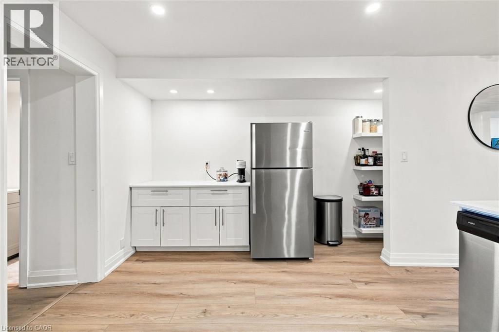 29 Newlands Avenue, Hamilton, ON