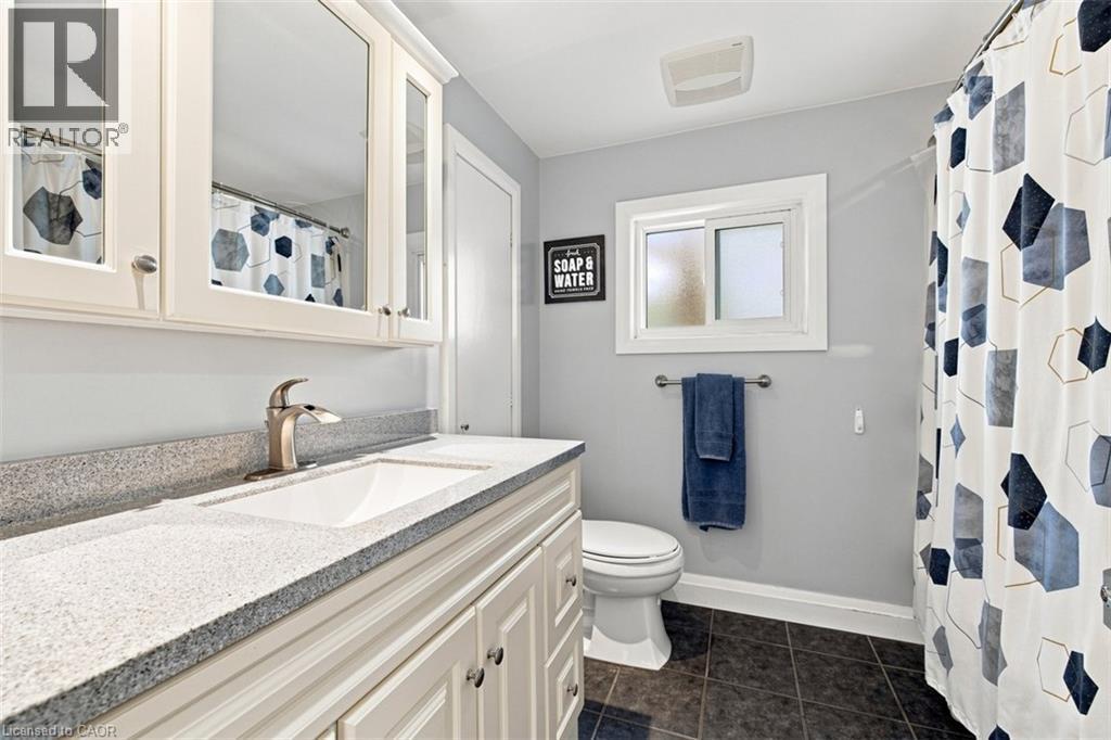 29 Newlands Avenue, Hamilton, ON
