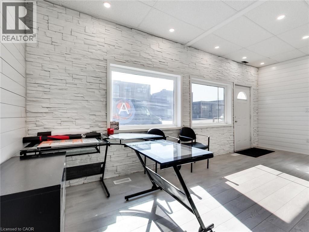 229 Parkdale Avenue N, Hamilton, ON