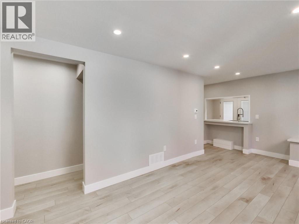 229 Parkdale Avenue N, Hamilton, ON