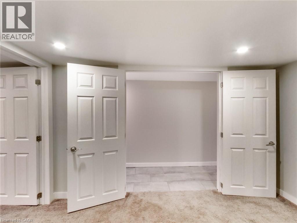 229 Parkdale Avenue N, Hamilton, ON
