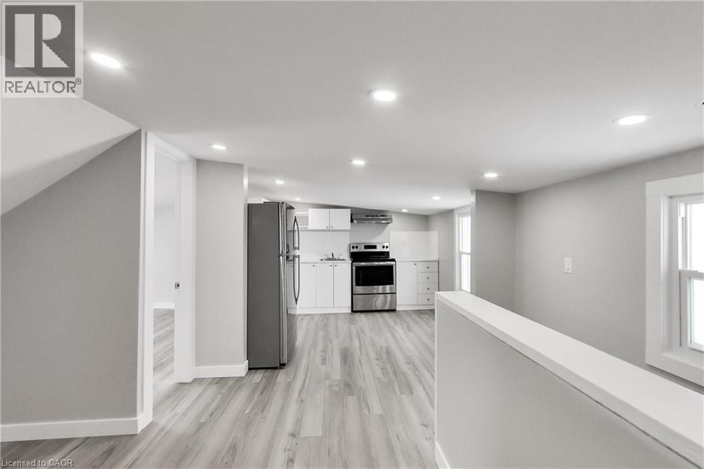 229 Parkdale Avenue N, Hamilton, ON
