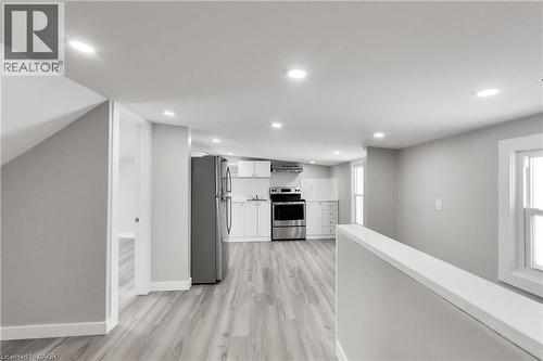 229 Parkdale Avenue N, Hamilton, ON 