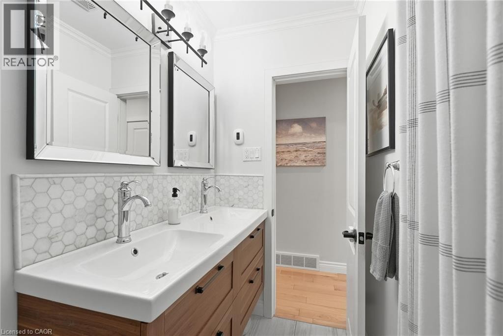 1453 Mountain Grove Avenue, Burlington, ON