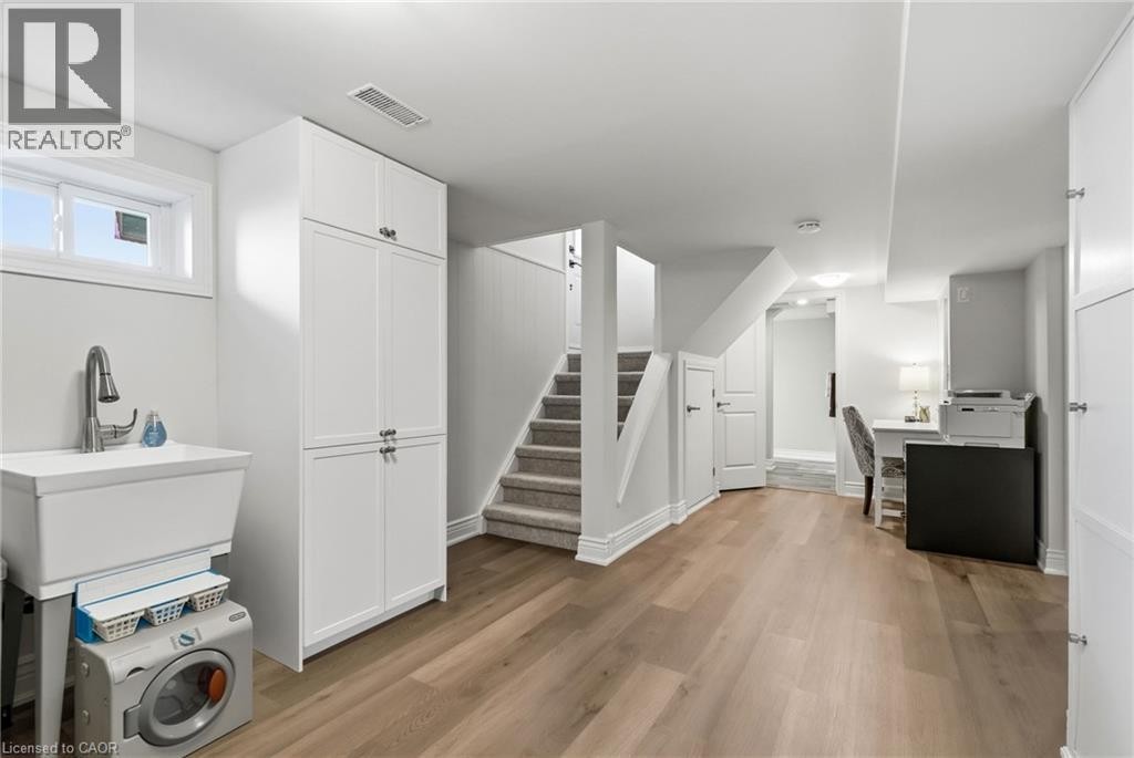 1453 Mountain Grove Avenue, Burlington, ON