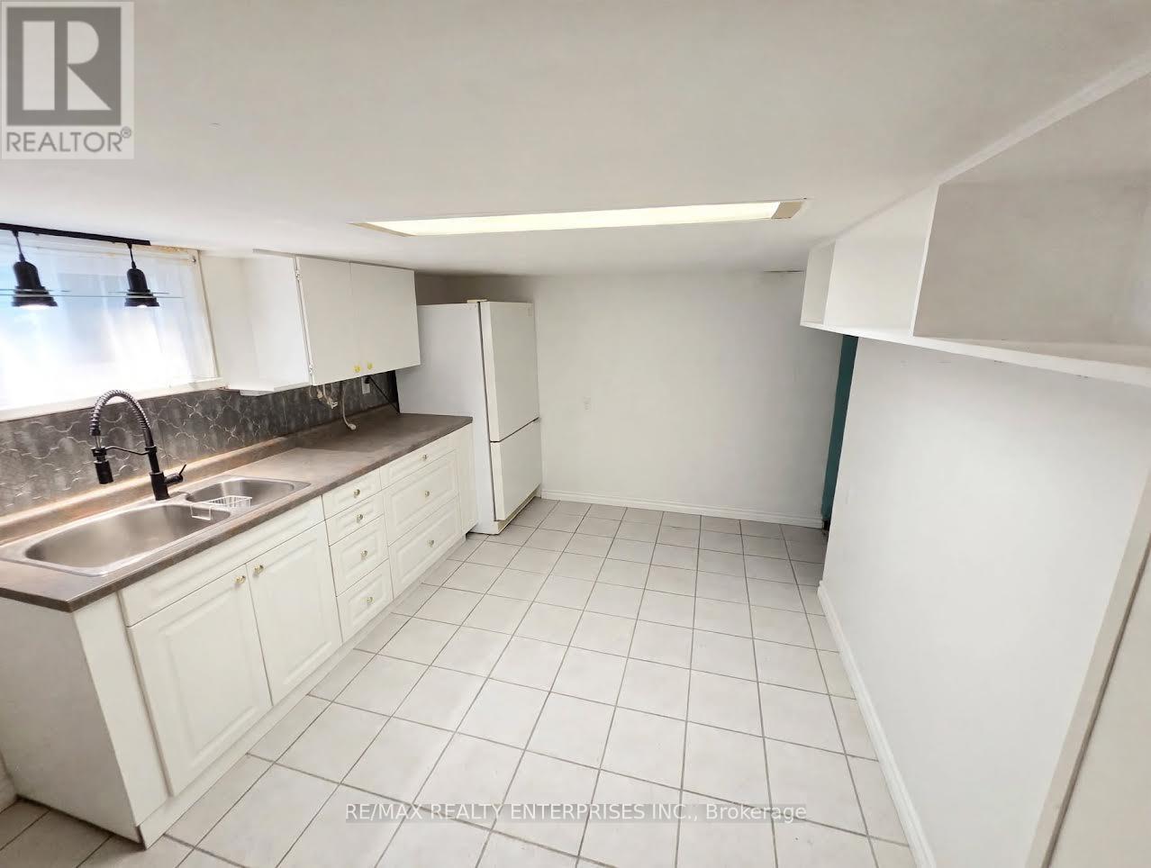 1228 Haig Boulevard, Mississauga, ON