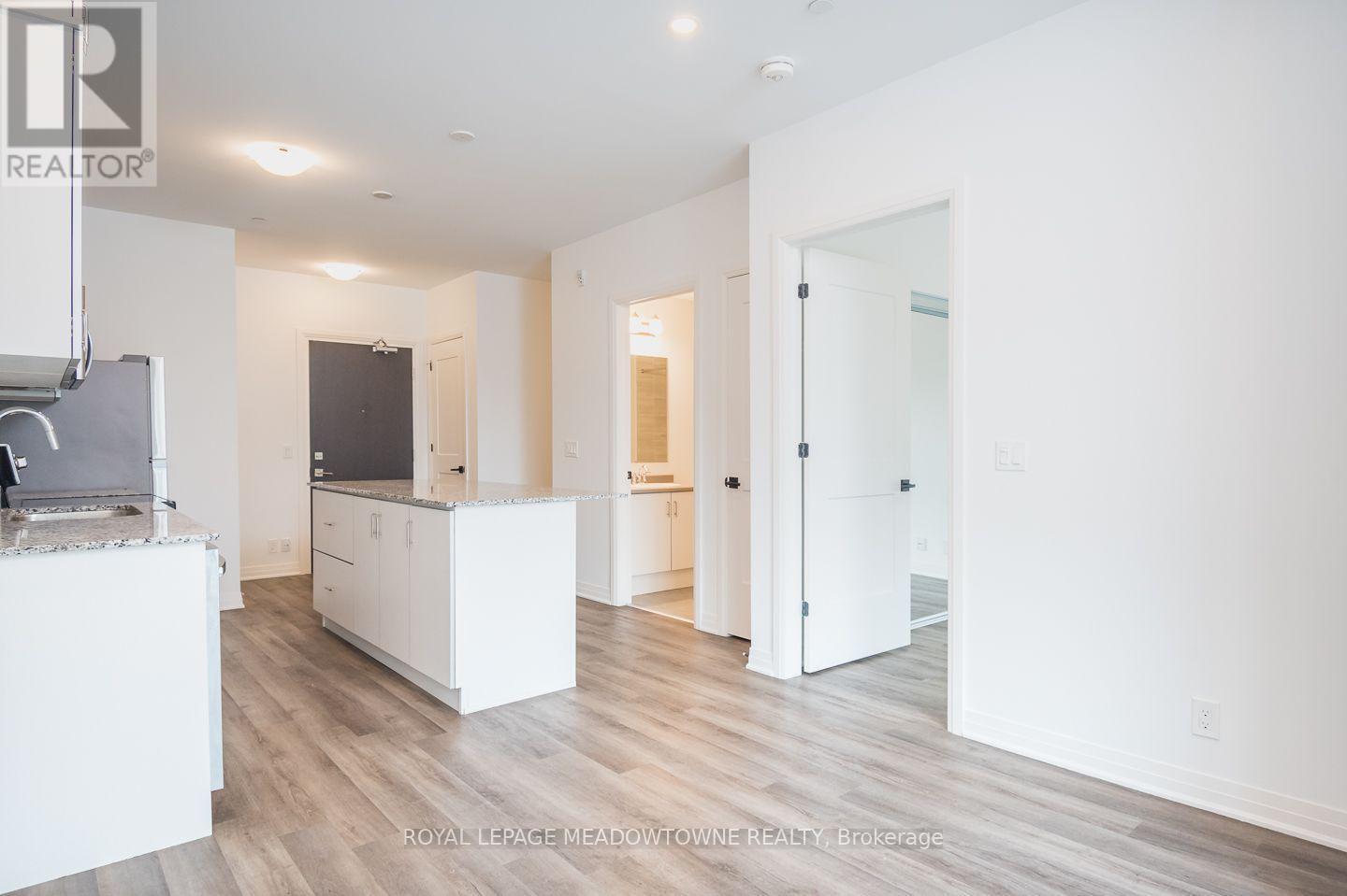 Great counter space and loads of storage - 205 - 102 Grovewood Common, Oakville, ON