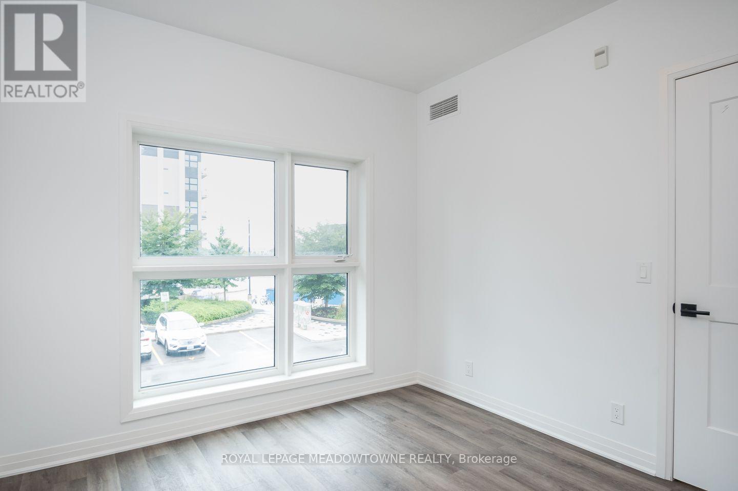 Perfect place to rest and recharge - 205 - 102 Grovewood Common, Oakville, ON