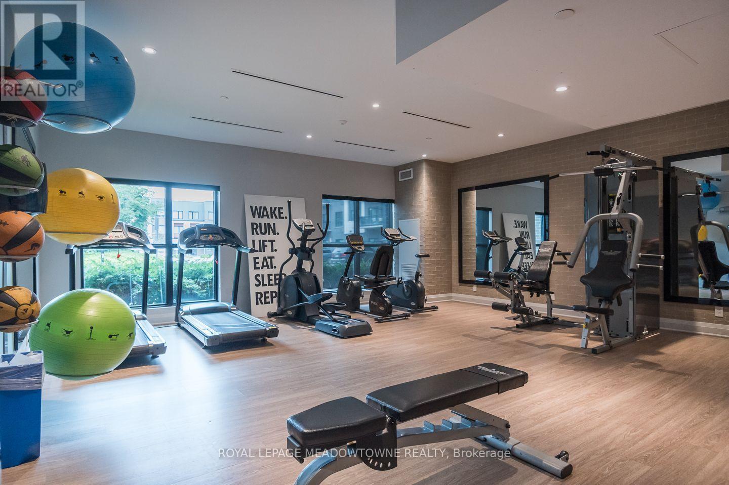 Lots of great equipment - 205 - 102 Grovewood Common, Oakville, ON