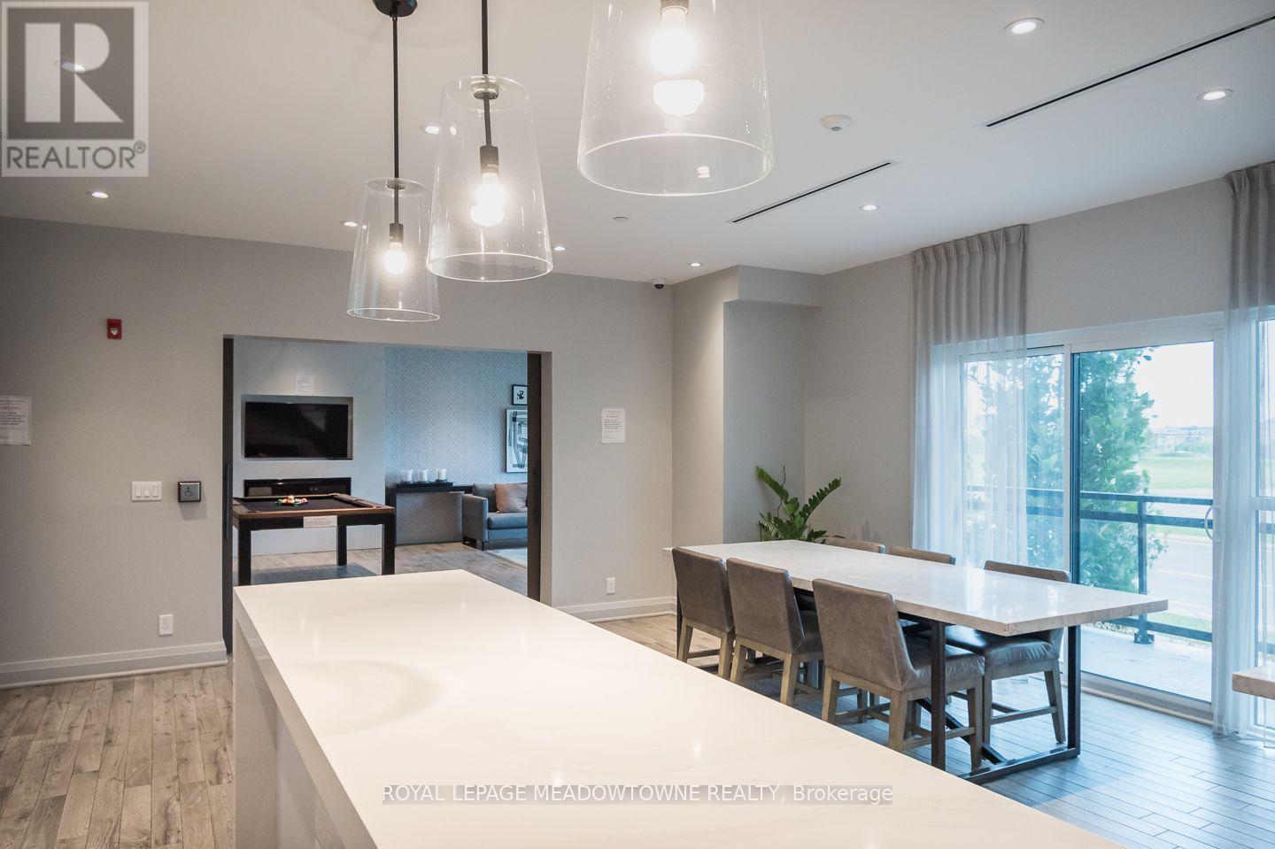 Great option for hosting a large gathering - 205 - 102 Grovewood Common, Oakville, ON