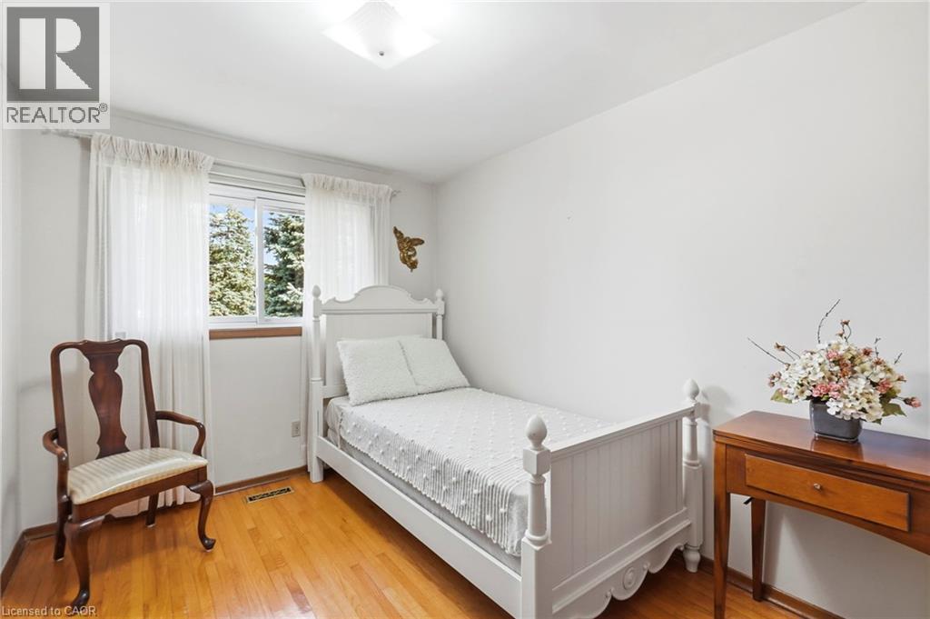 8 Norbert Place, Kitchener, ON
