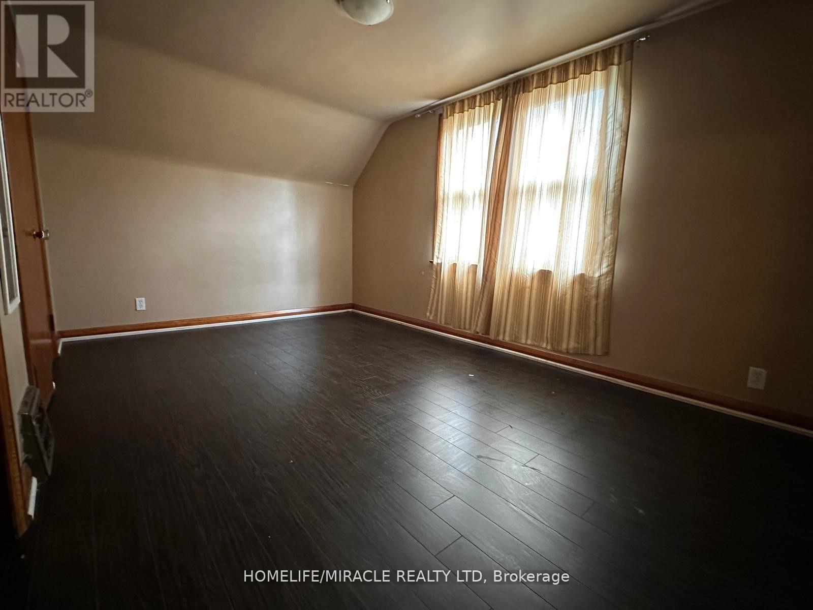 15 Beverley Street, Waterloo, ON
