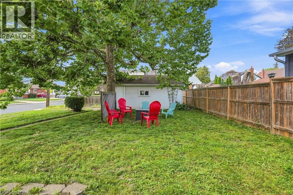 44 Green Meadow Road, Hamilton, ON
