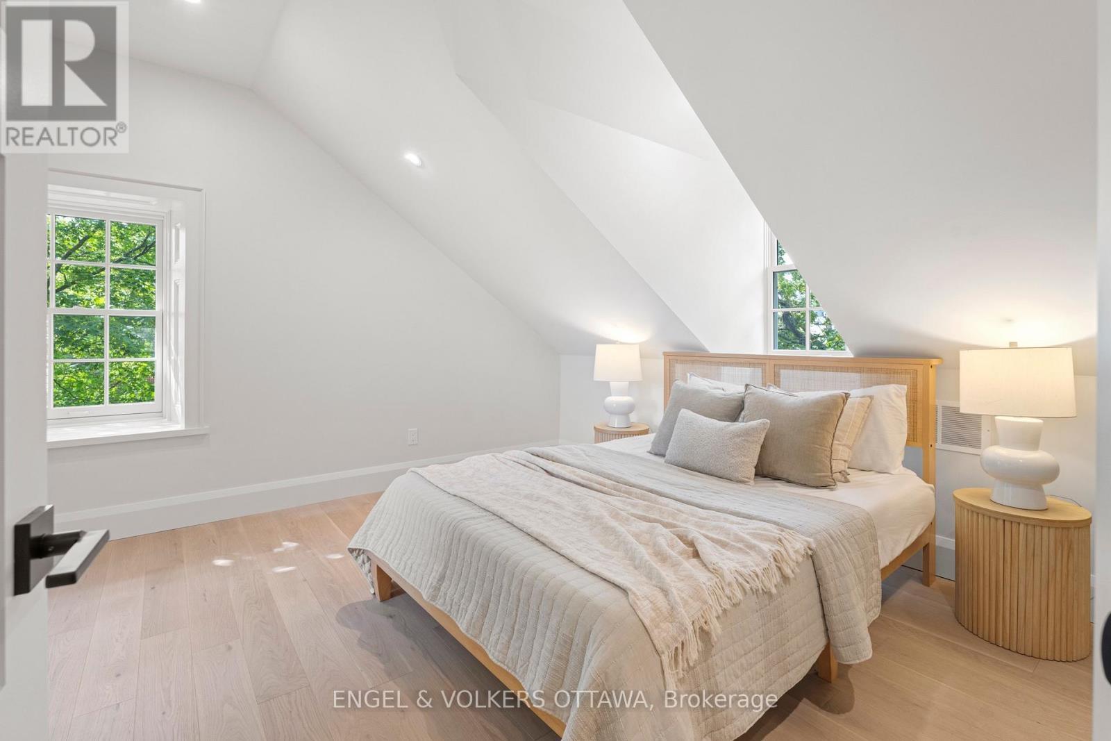 71 Thomas Street, Ottawa, ON