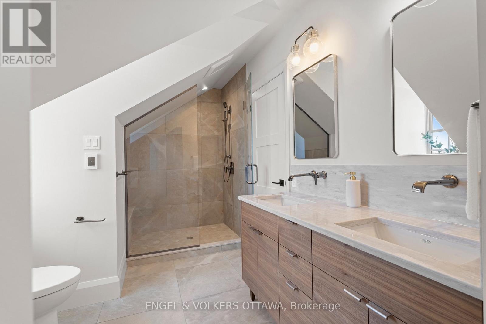 71 Thomas Street, Ottawa, ON