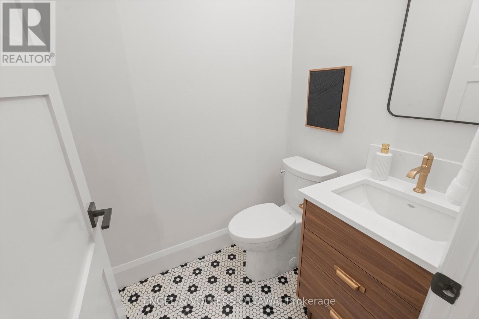 71 Thomas Street, Ottawa, ON