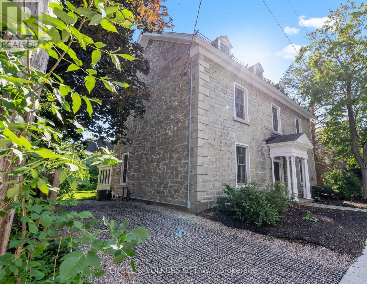 35 Mackay Street, Ottawa, ON