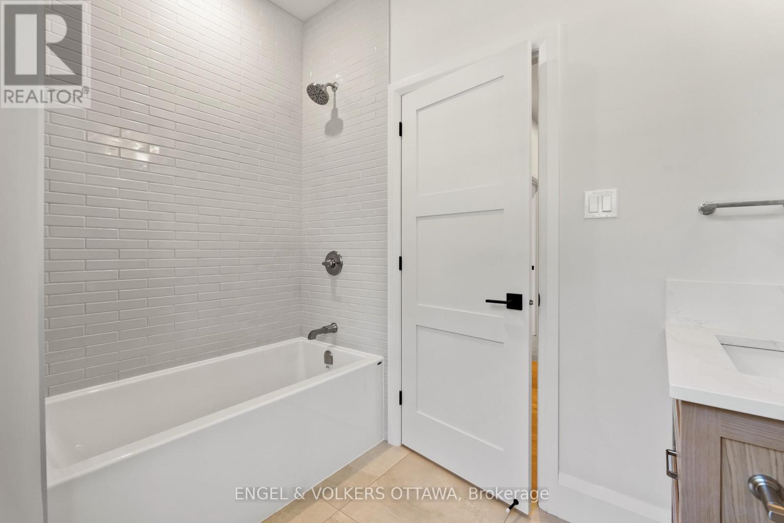 35 Mackay Street, Ottawa, ON