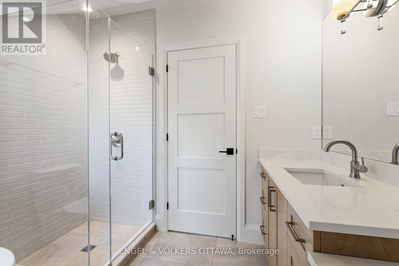 35 Mackay Street, Ottawa, ON