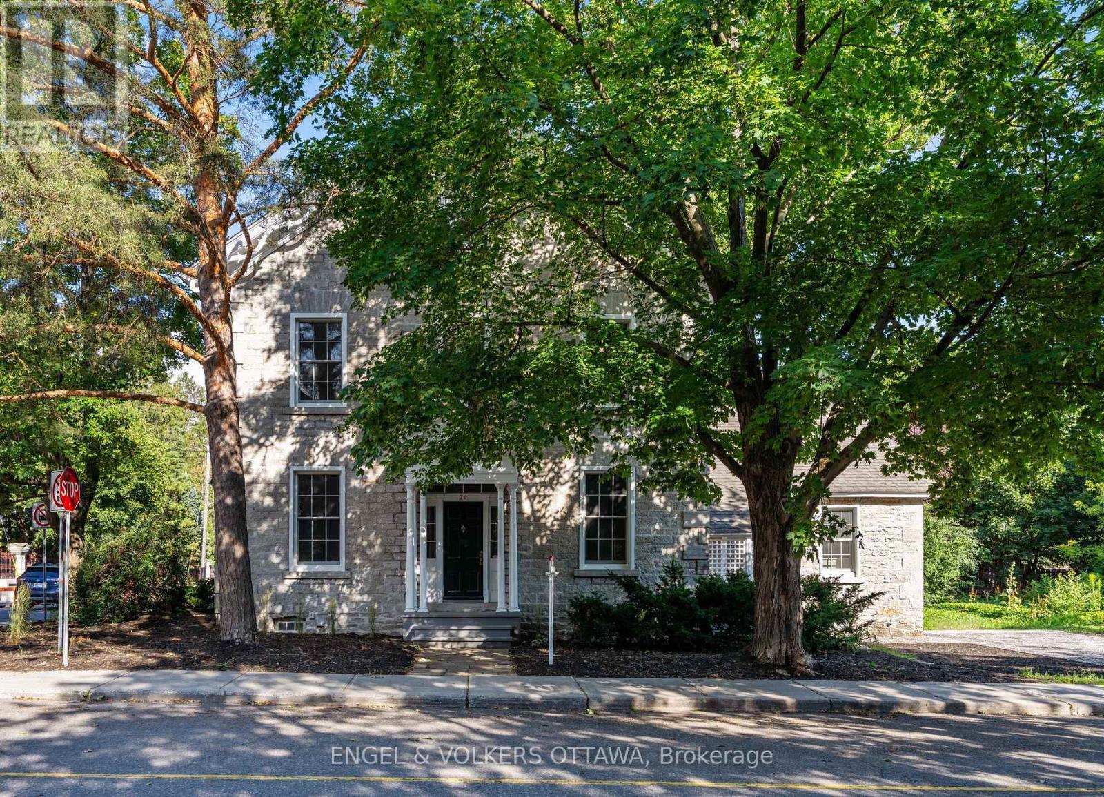 35 Mackay Street, Ottawa, ON