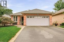 1229 NATHANIEL Crescent Burlington, ON L7S 2A6