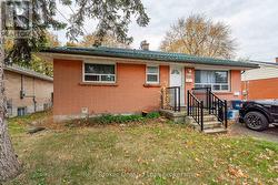 112 VICTORIA ROAD N Guelph (St. George's), ON N1E 5H3
