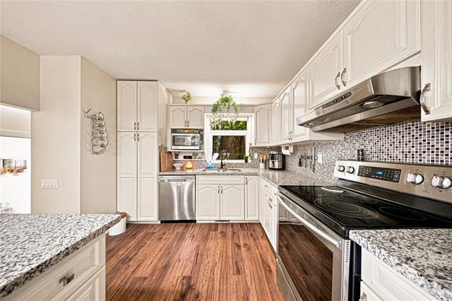 273 Le Peress Ave, Winnipeg, MB