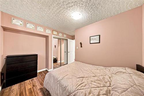 273 Le Peress Ave, Winnipeg, MB 