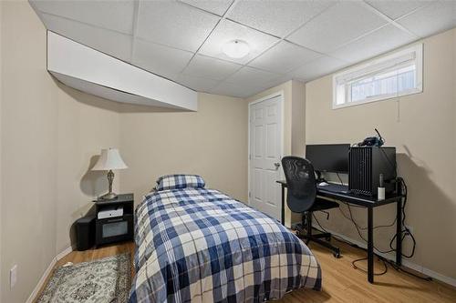 80 Red River Blvd, Winnipeg, MB 