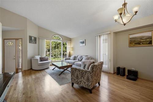 80 Red River Blvd, Winnipeg, MB 