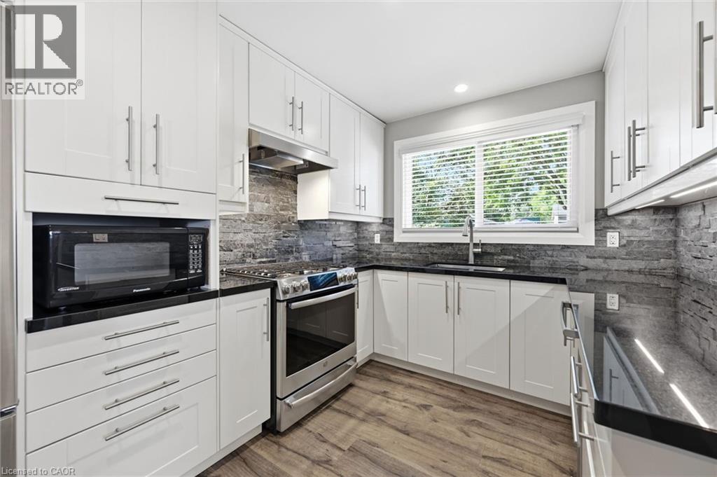 2120 Cavendish Drive, Burlington, ON