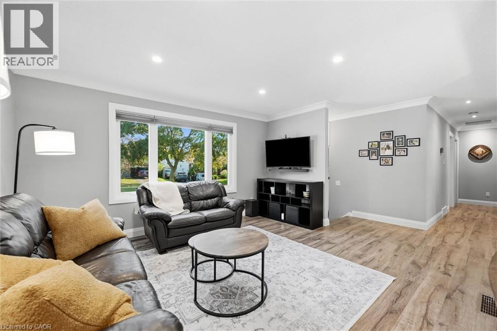 2120 Cavendish Drive, Burlington, ON