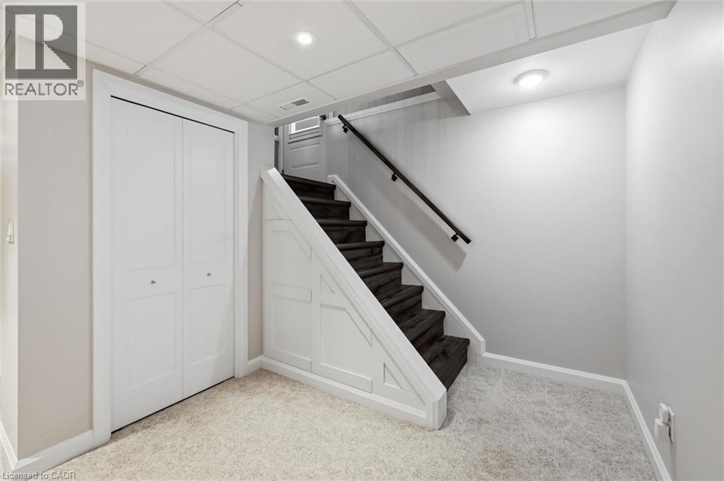 2120 Cavendish Drive, Burlington, ON