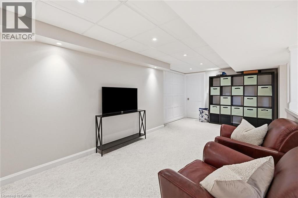 2120 Cavendish Drive, Burlington, ON