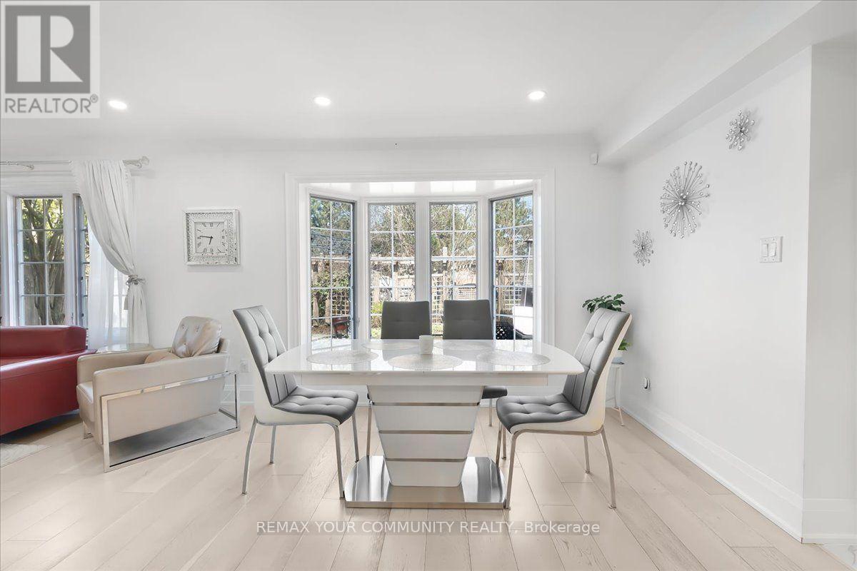 2491 Parmeer Drive, Mississauga, ON